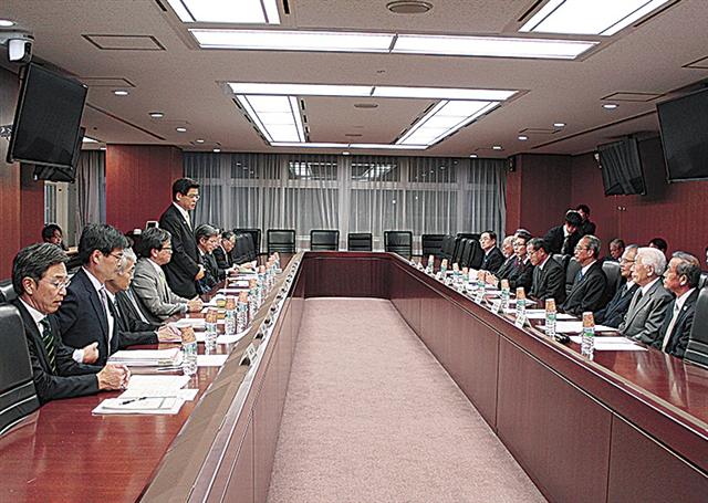 記者座談会 問われる業界の 働き方改革 4団体の対応と建築設計 建設コンサルの取り組み 建設通信新聞digital