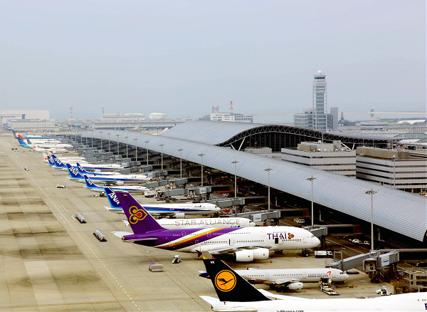 オーサカ建築 戦後編 レンゾ ピアノの滑らかにつながる大屋根空間 関西国際空港ターミナルビル 建設通信新聞digital