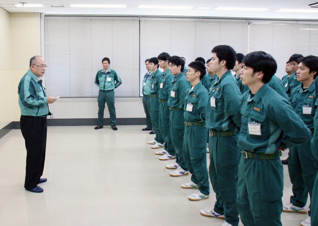 チームきんでん 激励 きんでん 前田社長が第56回技能五輪全国大会出場者にエール 建設通信新聞digital