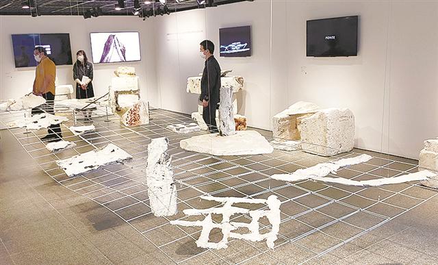 Totoギャラリー 間がアンサンブル スタジオ展 実験 アナログ施工方法考案 建設通信新聞digital