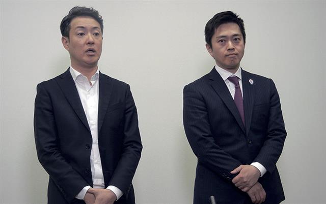 吉村知事（右）と横山市長