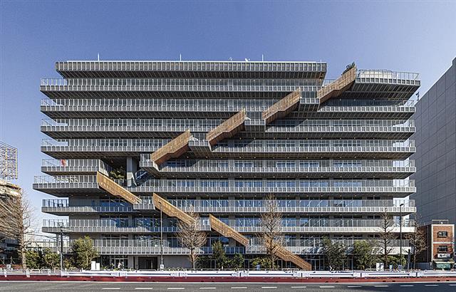 共用ラウンジなど多彩な空間を設けた