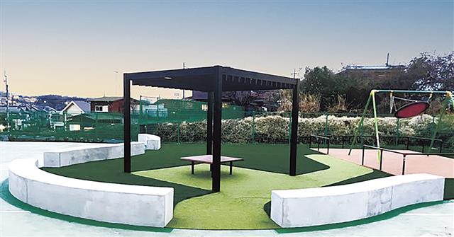 「西平山あそびば」に施工したＣＰコンクリート製ベンチ