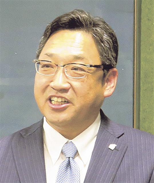 あいさつする山本支部長