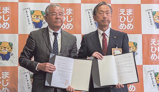 二川副会長（左）と客本部長