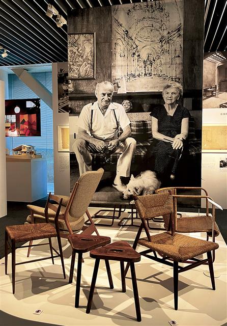 レーモンド夫妻と、ノエミが設計した椅子