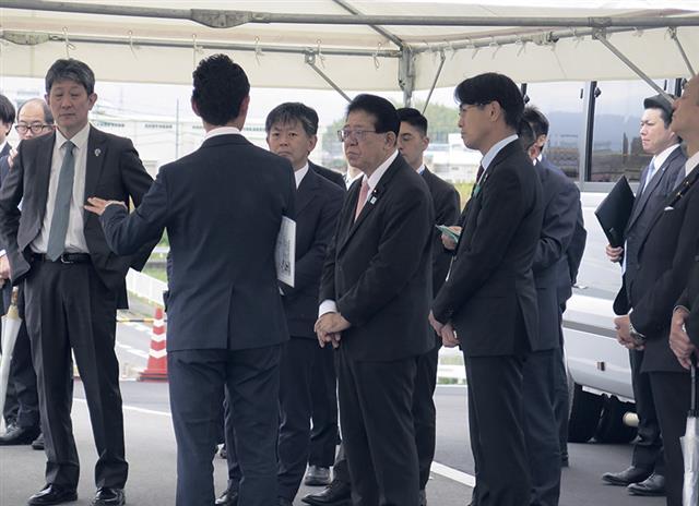 保田遊水池を視察する金子国交相