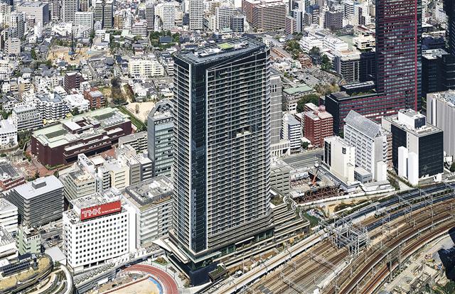 「ＥＸＥＣＵＴＩＶＥ」（２９－４２階）リビングルーム（＊）