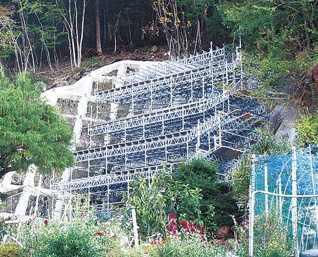 ロックボルト工事用構台システム