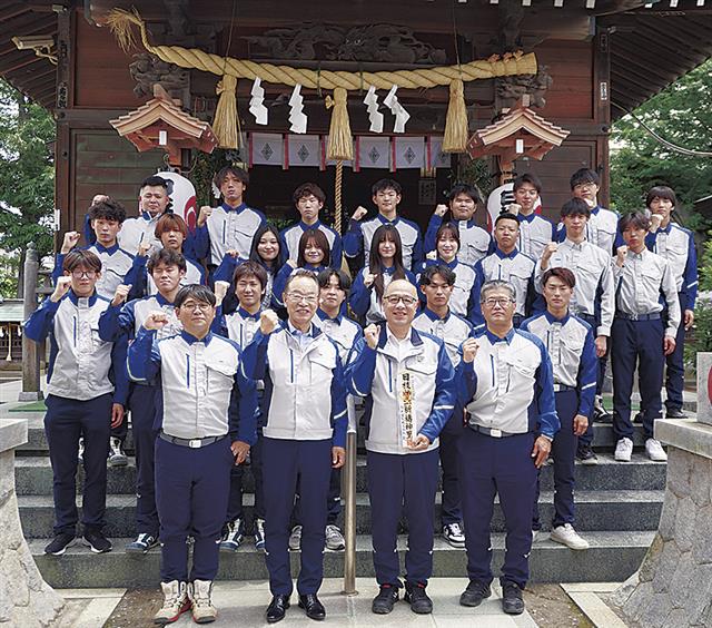 近隣の神社で安全祈願