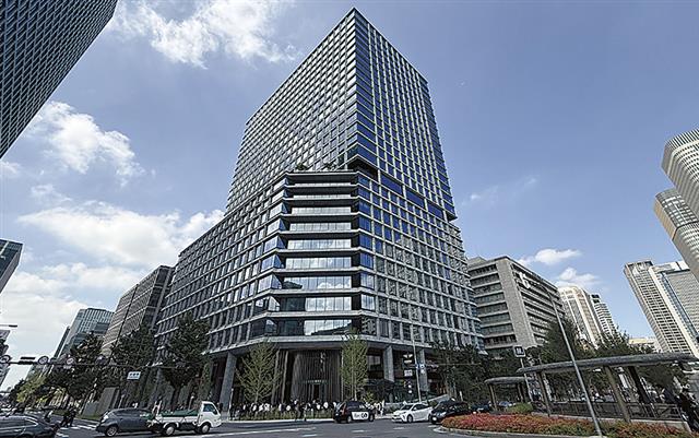 淀屋橋ゲートタワーの外観