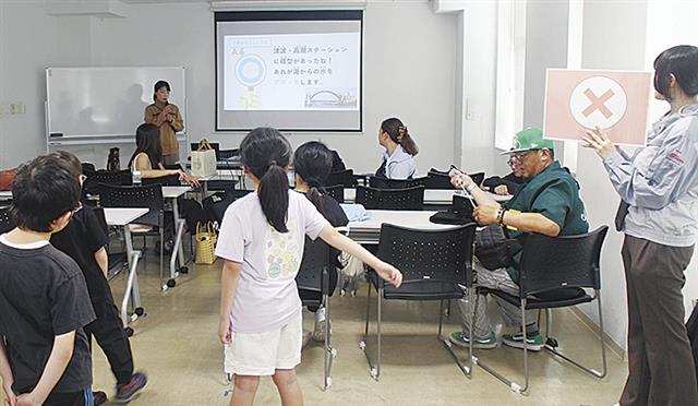 「インフラ○×クイズ」を通じて土木・建築技術者をアピールした