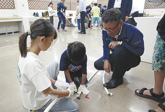 樹脂管の採寸や継手との接続作業を実施した