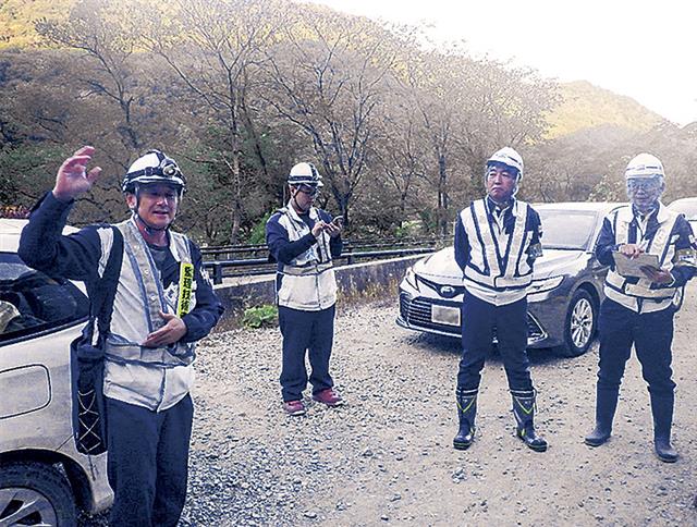 右から２人目