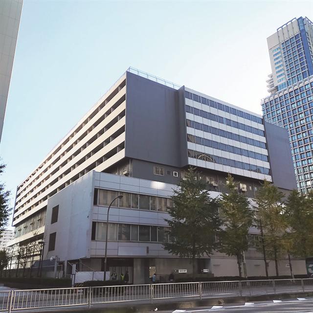 解体が始まる春日ビル