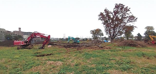 建設地では建屋基礎の解体、樹木伐採・抜根などや、埋蔵文化財調査が本格化する